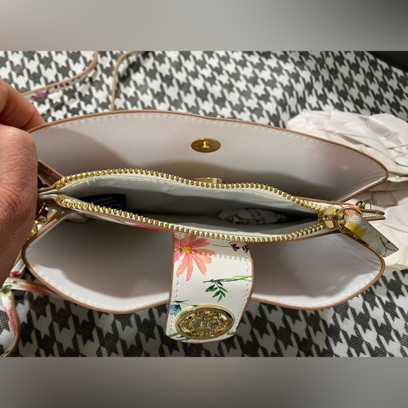 NWT Nanette Lepore Francine Wallet/Clutch/Crossbody On A Chain - Picture 11 of 13